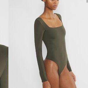 Aritzia Olive Long Sleeve Bodysuit - Contour Squareneck Bodysuit XS